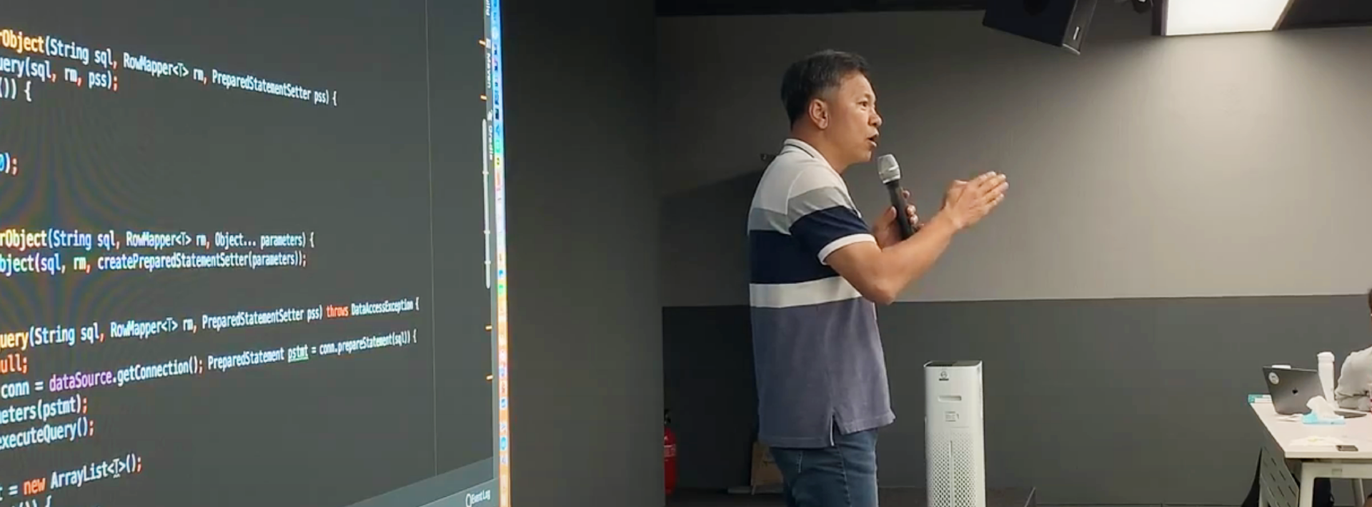 우아한테크코스 교장선생님에게 물었습니다.